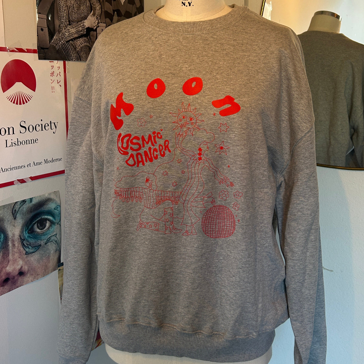 Sweat imprimé Moon Society — Cosmic Dancer gris
