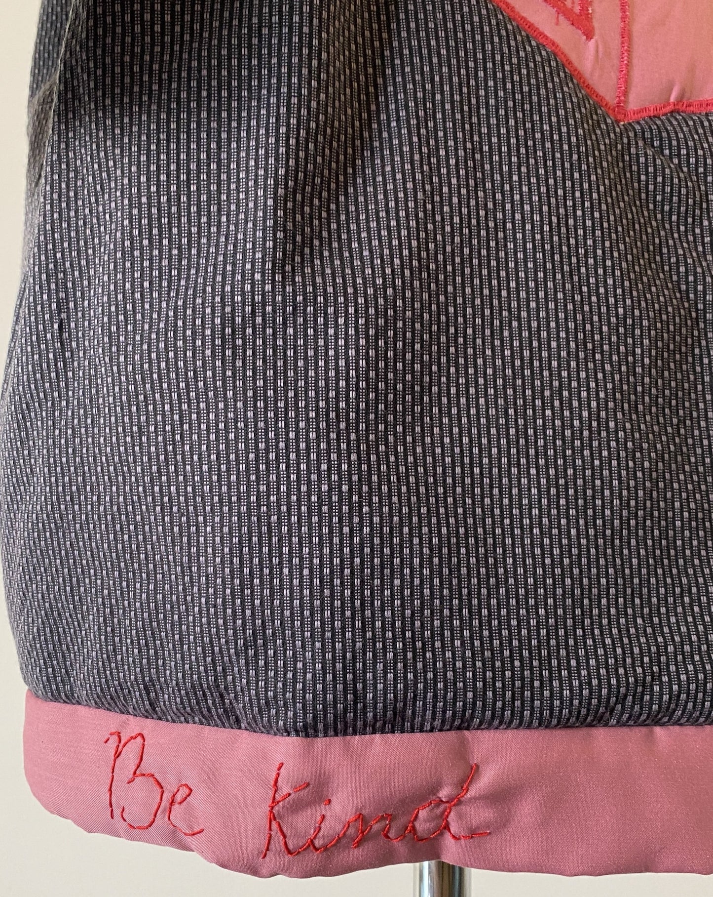 Hanten black- Embroidery SELF LOVE