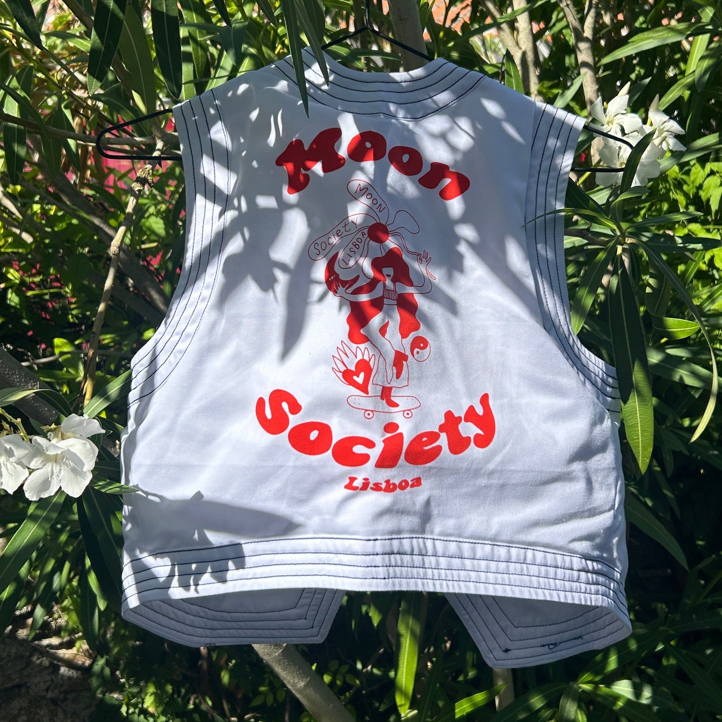 HOT CHILD sleeveless jacket